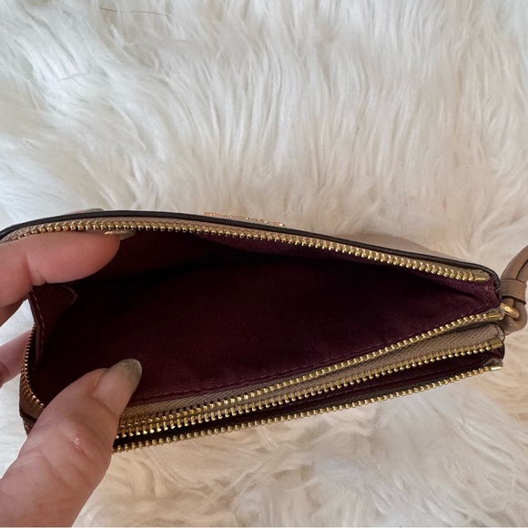 Coach Double Corner Zip Wristlet Beige Pebble Leather Wallet Clutch - Picture 8 of 8